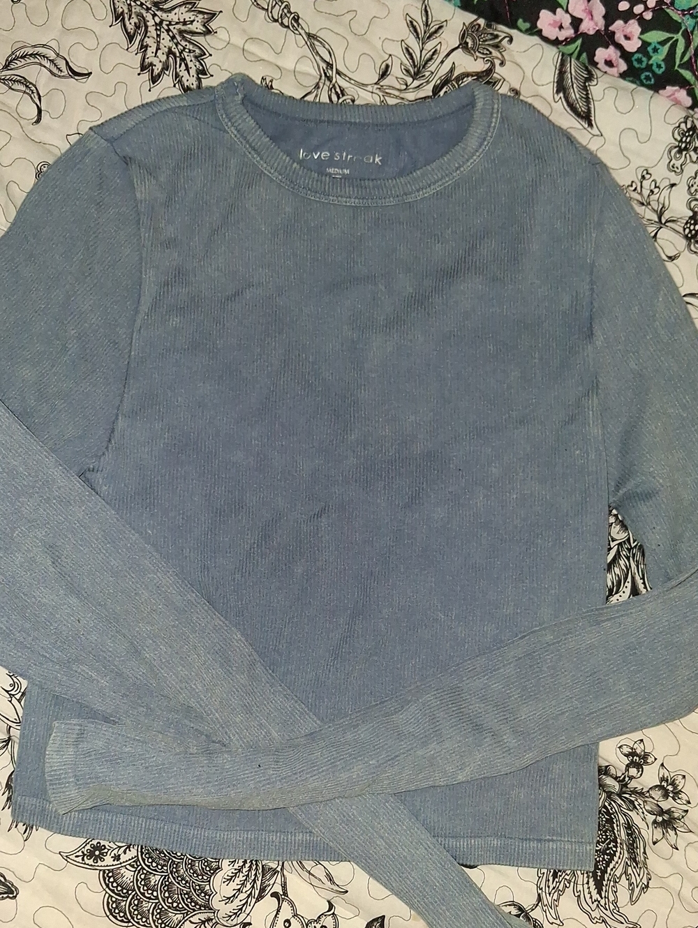 Love Streak Men’s Crewneck Sweater in Dusty Blue